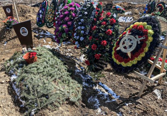 W Rosji cmentarze „gierojów” z Ukrainy rosną jak grzyby po deszczu. Przykład najświeższy – nekropolia pod Irkuckiem