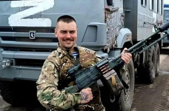 To on z zimną krwią obciął głowę żyjącemu ukraińskiemu żołnierzowi (+18)