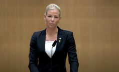 „Spojrzałam na mój drogi garnitur i pomyślałam: Co ja tu jeszcze robię?”. Szwedzka polityk wstąpiła do ukraińskiej armii