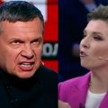 Propagandyści Kremla Dmitrij Sołowjow i Olga Skabajewa. Fot: printscreen