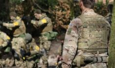 Tak Brytyjczycy żegnali ukraińskich żołnierzy powracających na front (WIDEO)
