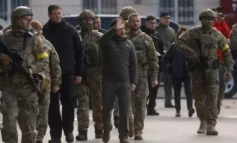 Zełenski: Z ofensywą musimy poczekać