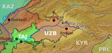 Mapa pokazująca Kotlinę Fergańską (zaznaczona kolorem jasno zielonym), gdzie Kirgistan i Uzbekistan mają swoje eksklawy