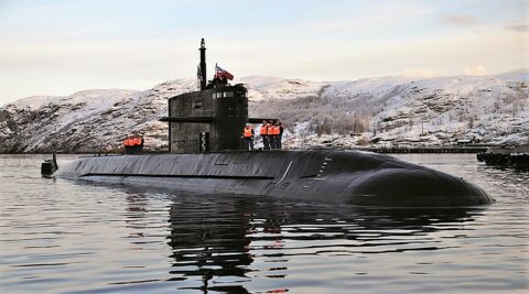 Kolorowa fotografia rosyjskiego okrętu podwodnego Projekt 667 Łada „Kronsztad”