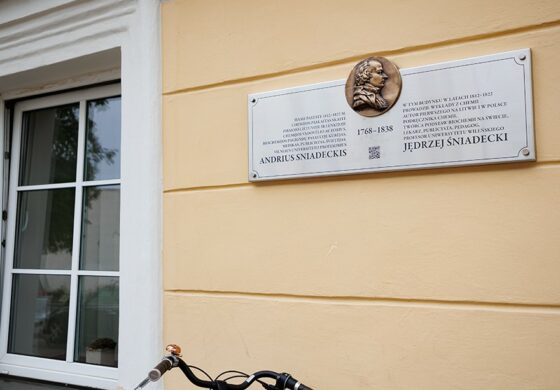 Tablica poświęcona Jędrzejowi Śniadeckiemu w Wilnie