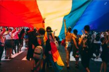 Ten prawosławny kraj zalegalizował adopcję dzieci przez małżeństwa osób tej samej płci