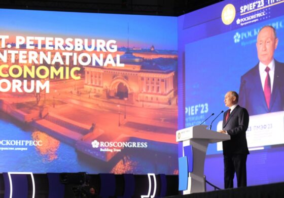 Putin na Forum Gospodarczym w Petersburgu: W obawie przed atakiem dronów wyłączono mobilny internet