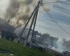 Panika w Rosji. Przy granicy słychać eksplozje, płoną domy, ludzie uciekają (WIDEO)