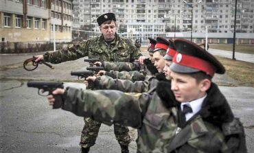 W Rosji wojskowe szkolenie dzieci i wydłużenie czasu służby w armii
