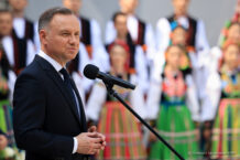 Przeciwnik już się ogarnął i atakuje nas bardzo mocno swoją propagandą. Prezydent dziękuje Polonii za obronę dobrego imienia Polski