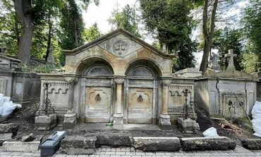 Renowacje nagrobków na Cmentarzu Łyczakowskim we Lwowie