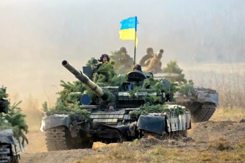 Ukraińskie czołgi w marszu