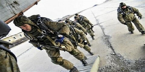 Rosyjscy spadochroniarze podczas ćwiczeń Fot. ros.mil