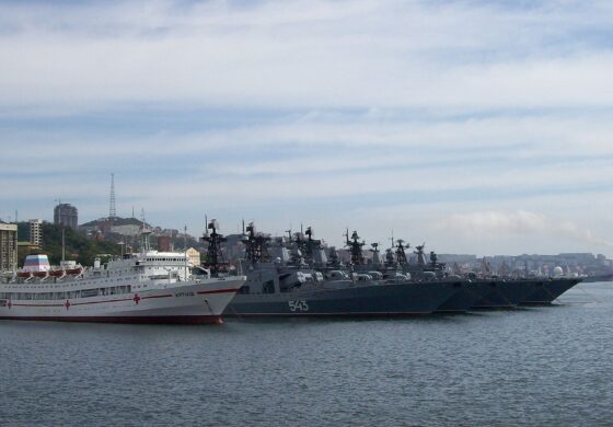 Potężne eksplozje w pobliżu bazy marynarki wojennej we Władywostoku (WIDEO)