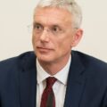 Kolorowe zdjęcie premiera Łotwy