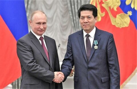 Ceremonia wręczenia przez prezydenta Władimira Putina ambasadorowi Chin w Rosji Li Hui Orderu Przyjaźni Federacji Rosyjskiej za wkład w rozwój dwustronnych stosunków