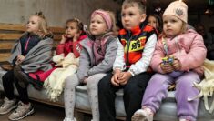 Obowiązkowa ewakuacja ukraińskich dzieci z rejonów przyfrontowych
