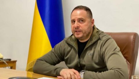 Kolorowe zdjęcie szefa kancelarii prezydenta Ukrainy