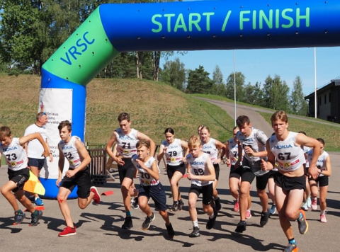 Polscy zawodnicy z Centrum Sportu Rejonu Wileńskiego biorący udział w 2. edycji Pucharu Litwy w Narciarstwie na Nartorolkach, 5 sierpnia 2023 r.
