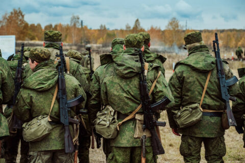 Kolorowa fotografia zmobilizowanych żołnierzy rosyjskich