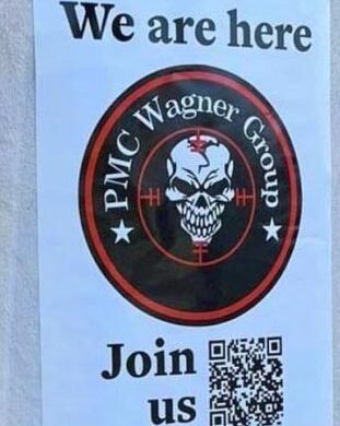 Zatrzymano dwóch Rosjan którzy rozklejali ulotki promujące Grupę Wagnera