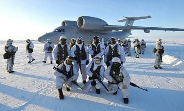Rosja – pomimo wojny na Ukrainie – usiłuje demonstrować swoją siłę w Arktyce
