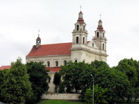 Kościół pod wezwaniem św. Rafała Archanioła w Wilnie Fot. Wikipedia – domena publiczna
