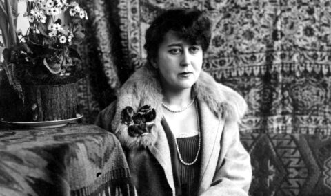 Maria Pawlikowska-Jasnorzewska w swoim mieszkaniu Narodowe Archiwum Cyfrowe