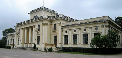 Pałac hrabiów Tyszkiewiczów w Wace Trockiej, obecnie siedziba Królewskiego Związku Szlachty Litewskiej Wikipedia – domena publiczna