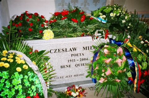 Sarkofag Czesława Miłosz w Krypcie Zasłużonych na Skałce Fot. Mariusz Kubik/Wikipedia – domena publiczna