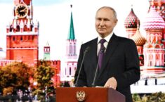 Putin niczym dyrygent na obchodach Dnia Moskwy Putin niczym dyrygent na obchodach Dnia Moskwy