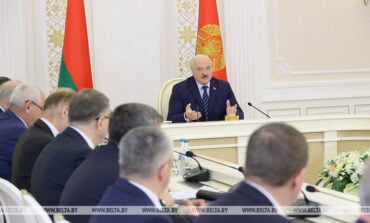 Łukaszenka oskarża swojego premiera o kłamstwa: „Patrząc w krzywe lustro, kraju nie utrzymamy”