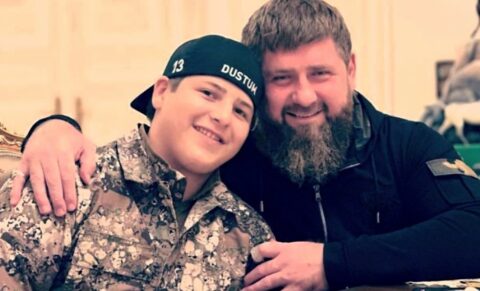 Adam Kadyrow ze swoim ojcem Ramzanem Fot. Instagram/Adam Kadyrow