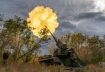 Ukraina: rosyjska haubica w płomieniach Ukraina: rosyjska haubica w płomieniach