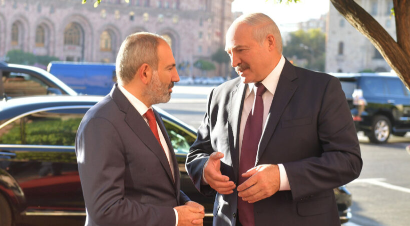 Nikoł Paszynian i Aleksander Łukaszenka