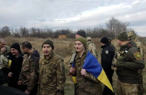 Ukraińscy jeńcy wojenni wracają do domu Fot. ermaka2022/Telegram