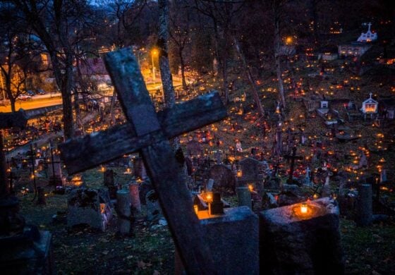 „Zjednoczeni pamięcią” na wileńskich nekropoliach; zebrano ponad 15 tysięcy zniczy!