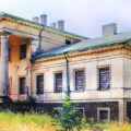 Jeden ze zrujnowanych polskich dworów na Wileńszczyźnie Grzegorz Rąkowski, Kresowe rezydencje. Zamki, pałace i dwory na dawnych ziemiach wschodnich II RP, t. 1: Województwo wileńskie, Warszawa 2017