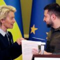 Ursula von der Leyen i Wołodymyr Zełenski Fot. lasexta.com