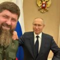 Ramzan Kadyrow (z lewej) i Władimir Putin Zdjęcie: Telegramowy kanał Ramzana Kadyrowa