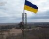 Ukraińscy pogranicznicy podnieśli flagę państwową na granicy z Rosją