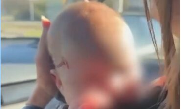 Rosjanie ostrzelali samochód w Chersoniu: ranne dwumiesięczne dziecko (WIDEO 18+)