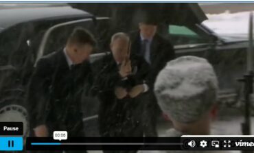 Dziwne zachowanie Łukaszenki podczas powitania Putina w Mińsku (WIDEO)
