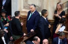 Zełenski rozmawiał z Orbanem na uroczystości zaprzysiężenia prezydenta Argentyny
