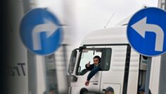 Częściowo wznowiono przejazd ciężarówek z Ukrainy na Słowację
