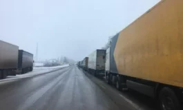 Granicę ukraińsko-polską przejechał pierwszy transport kolejowy ciężarówek