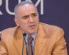 Legendarny mistrz szachowy Kasparow wie jak pokonać Putina