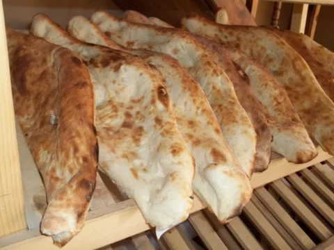 Gruziński chleb puri georgian-bread.net