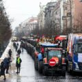 Protest rolników: W centrum Wilna gromadzą się rolnicy na traktorach Fot. BNS