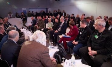 Prezydent Ukrainy zaprosił w Davos wielki biznes do inwestowania i odbudowy Ukrainy